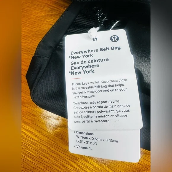 Lululemon Everywhere Belt Bag New York Graphic Black NWT - Picture 5 of 8